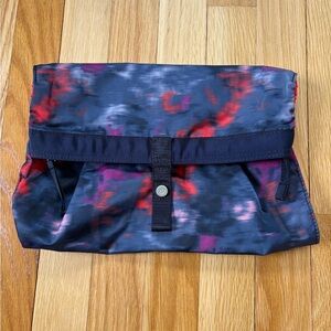 LULULEMON TOILETRY BAG